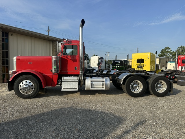 2015 PETERBILT 389 DAYCAB GLIDER KIT photo 4