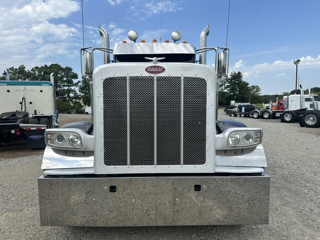 2015 PETERBILT 389 DAYCAB GLIDER KIT photo 2