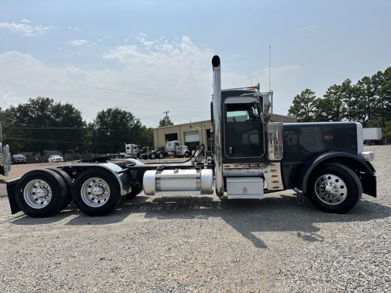 2015 PETERBILT 389 DAYCAB GLIDER KIT photo 4