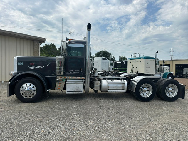 2015 PETERBILT 389 DAYCAB GLIDER KIT photo 4