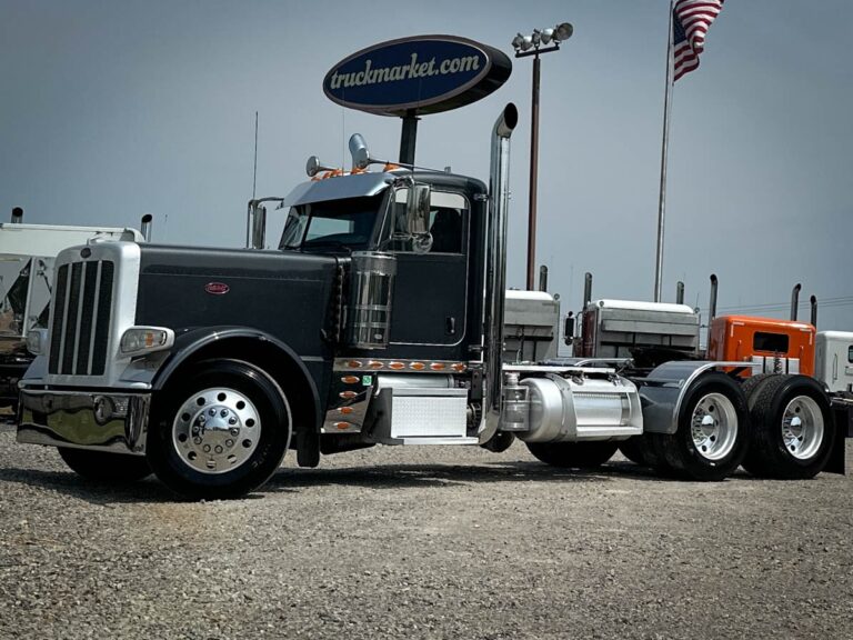 2015 PETERBILT 389 DAYCAB GLIDER KIT photo 1