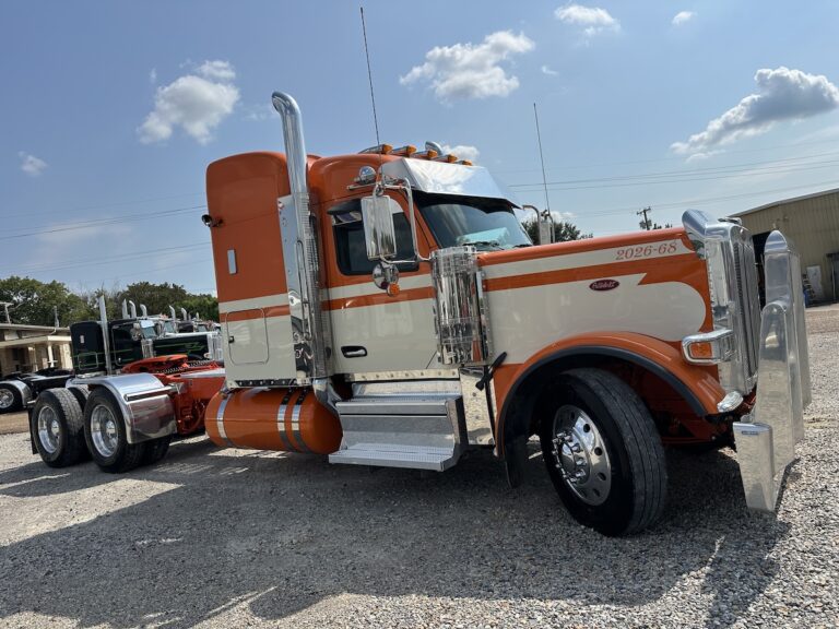 2026 PETERBILT 589 SLEEPER photo 3