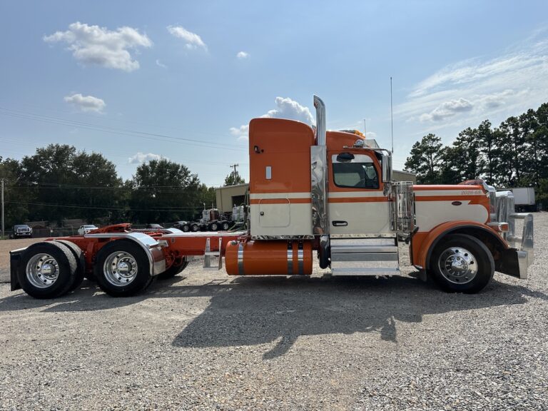 2026 PETERBILT 589 SLEEPER photo 4