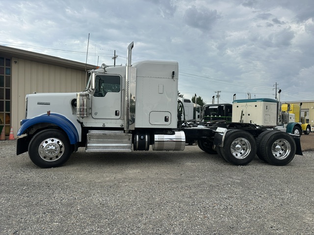 2020 KENWORTH W900 SLEEPER photo 3