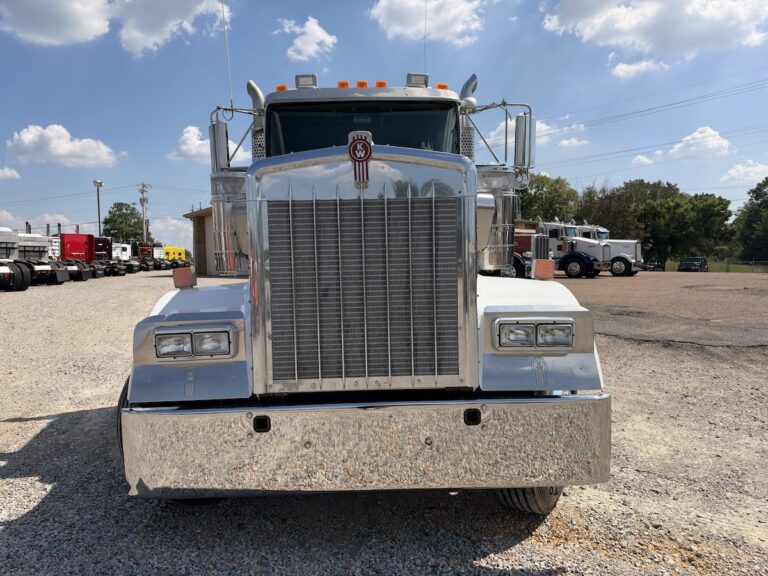 2019 KENWORTH W900L DAYCAB photo 2