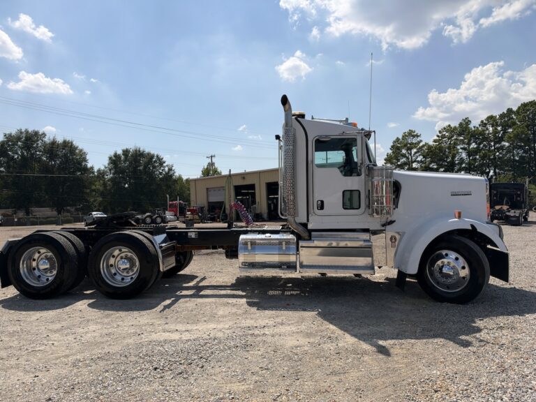 2019 KENWORTH W900L DAYCAB photo 4