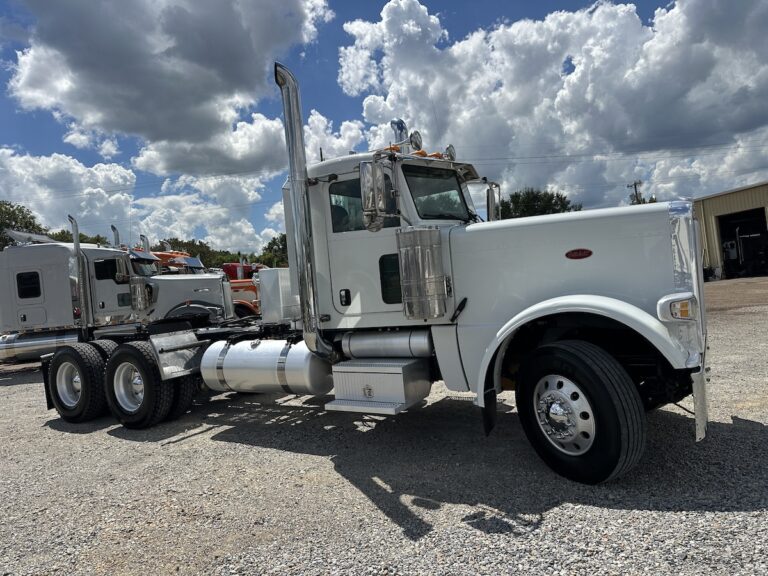 2016 PETERBILT 389 DAYCAB GLIDER KIT photo 3