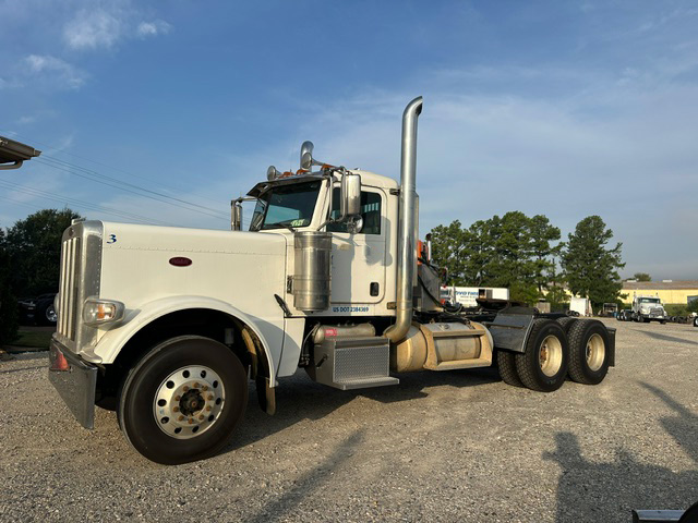 2016 PETERBILT 389 DAYCAB GLIDER KIT photo 3