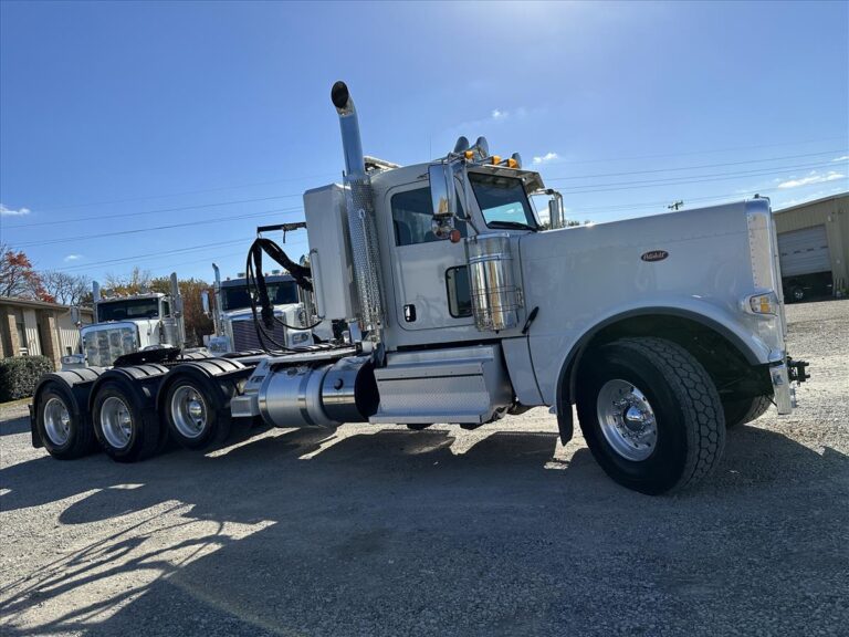 2020 PETERBILT 389 TRI AXLE DAYCAB photo 3