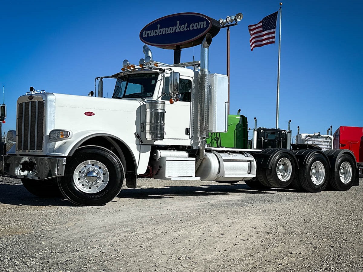2020 PETERBILT 389 TRI AXLE DAYCAB