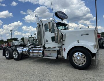2018 KENWORTH W900L DAYCAB GLIDER KIT 258225