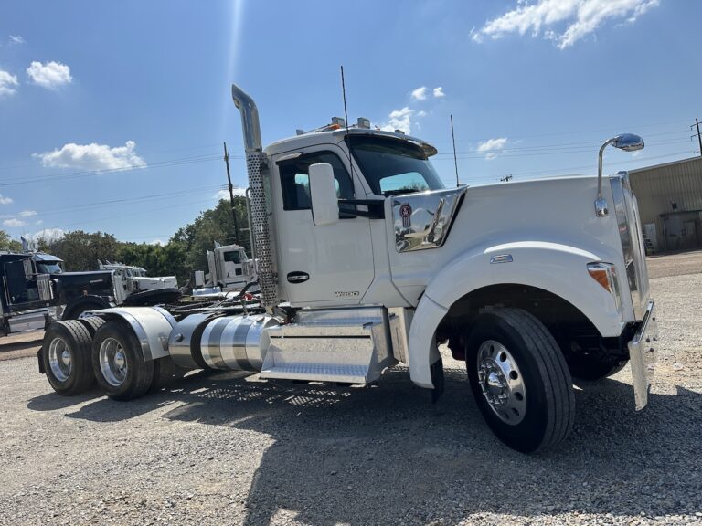 2021 KENWORTH W990 DAYCAB — photo 3