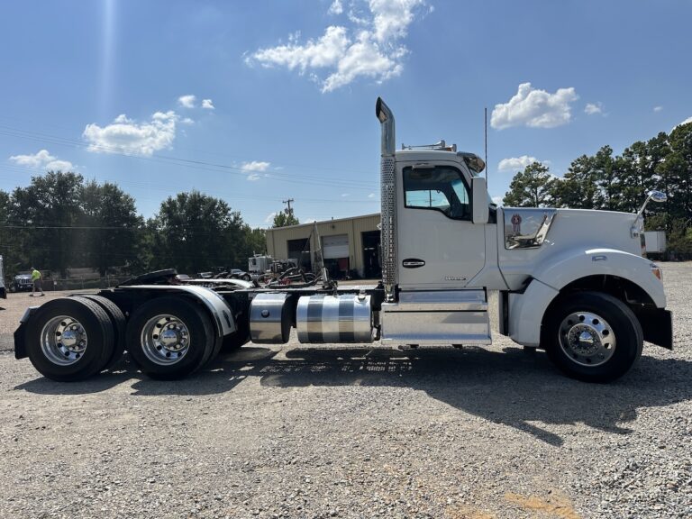 2021 KENWORTH W990 DAYCAB — photo 4