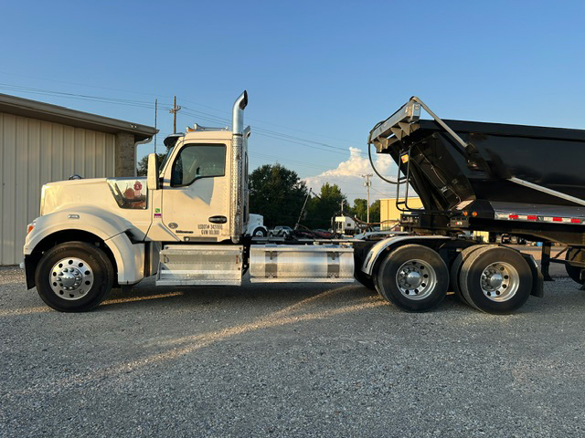 2021 KENWORTH W990 DAYCAB — photo 4