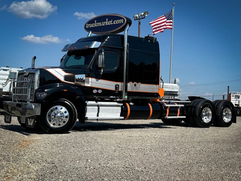 2025 WESTERN STAR 49X SLEEPER