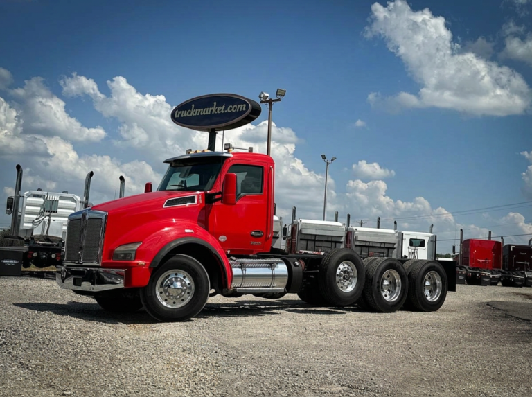 2022 KENWORTH T880 TRI AXLE CAB & CHASSIS