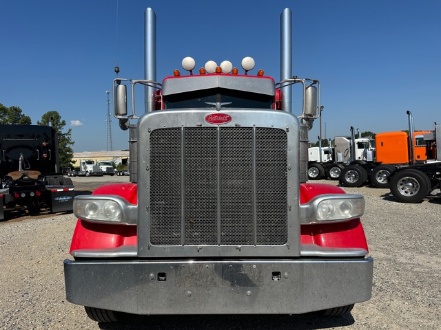 2021 PETERBILT 389 TRI AXLE GLIDER KIT — photo 2