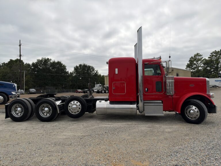 2021 PETERBILT 389 TRI AXLE GLIDER KIT — photo 4