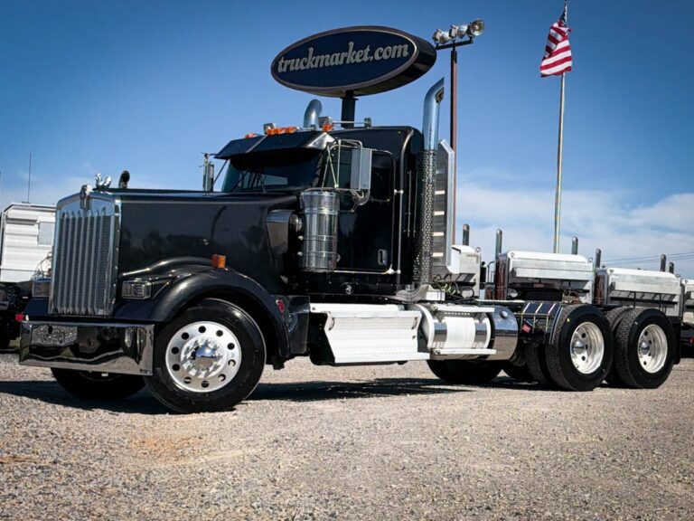 2022 KENWORTH W900L DAYCAB