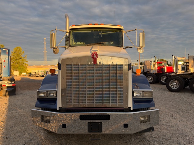 2020 KENWORTH T800 DAYCAB — photo 2