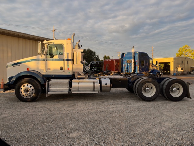 2020 KENWORTH T800 DAYCAB — photo 4