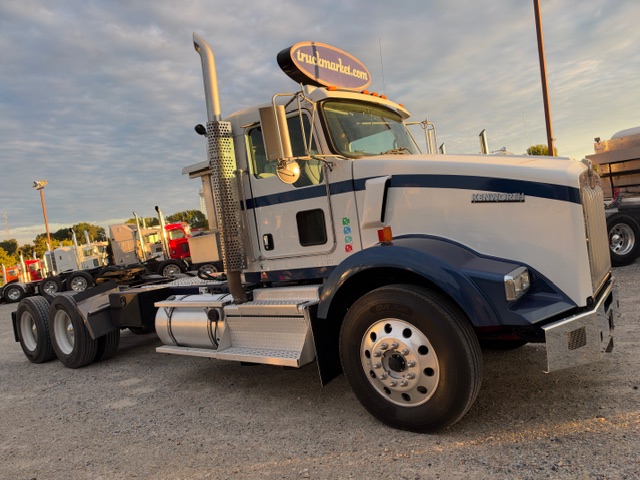 2020 KENWORTH T800 DAYCAB