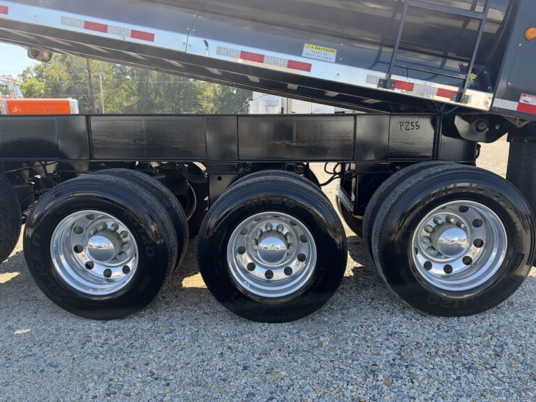2023 MTM QUAD AXLE END DUMP photo 4