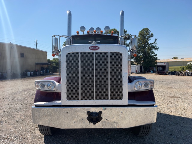 2023 PETERBILT 389 DAYCAB — photo 2