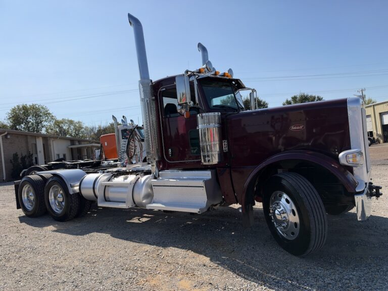 2023 PETERBILT 389 DAYCAB — photo 3