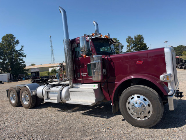 2023 PETERBILT 389 DAYCAB