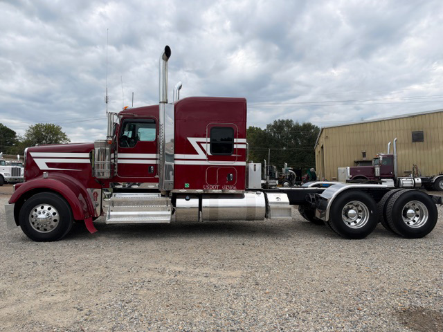 2023 KENWORTH W900L SLEEPER photo 4