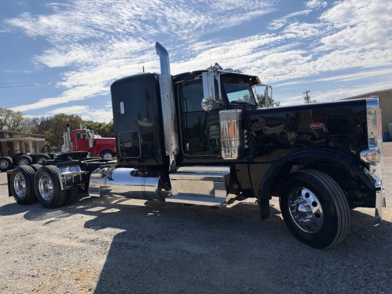 2023 PETERBILT 389 SLEEPER — photo 3