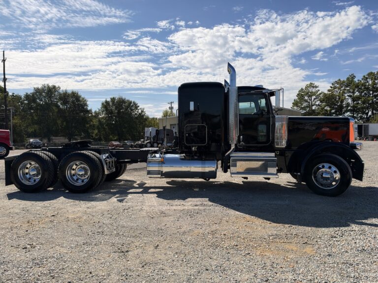 2023 PETERBILT 389 SLEEPER — photo 4