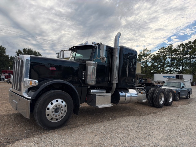 2023 PETERBILT 389 SLEEPER — photo 2