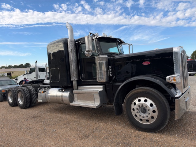 2023 PETERBILT 389 SLEEPER