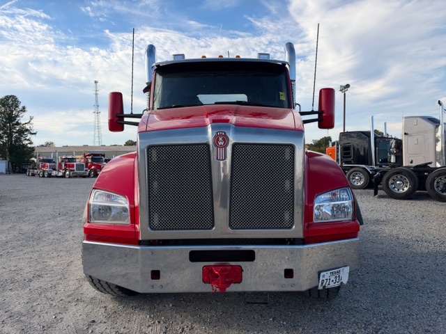 2024 KENWORTH T880 TRI AXLE DAYCAB photo 2