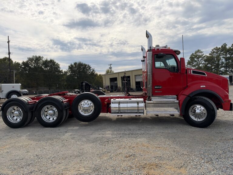 2024 KENWORTH T880 TRI AXLE DAYCAB photo 4